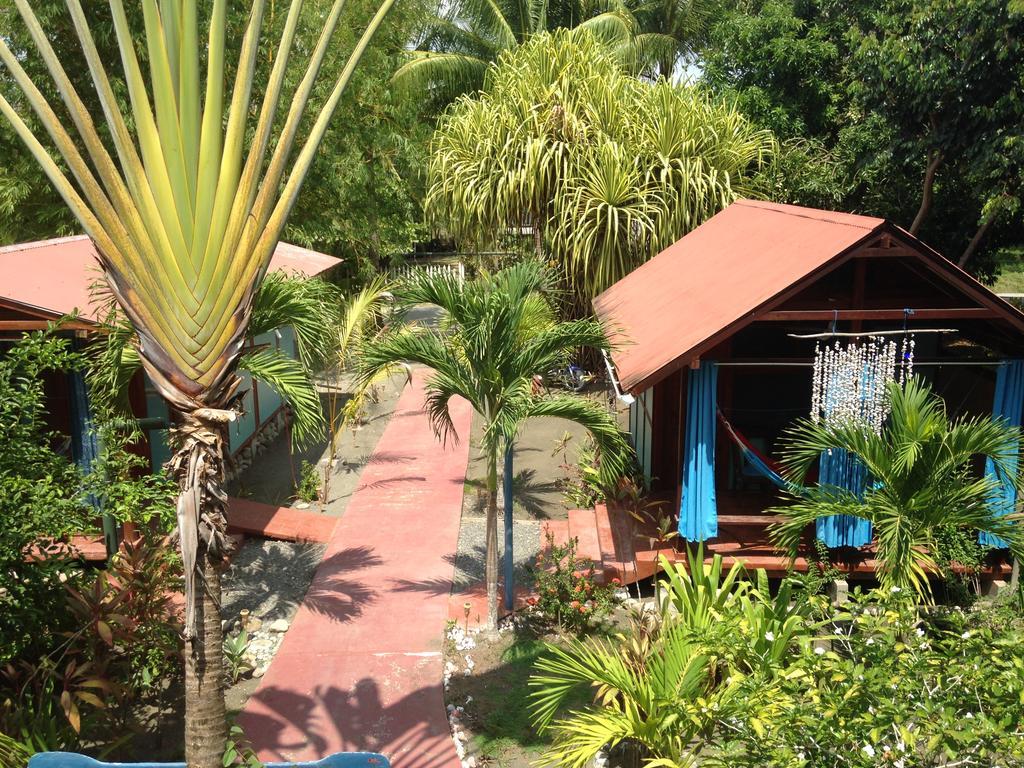 Cabinas Au Coeur Du Soleil Hotel Golfito Exterior photo